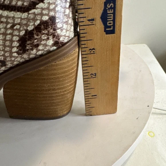 Vince Camuto Ginsel Snake Print Leather Bootie Boot Womens size 9 - Picture 6 of 9